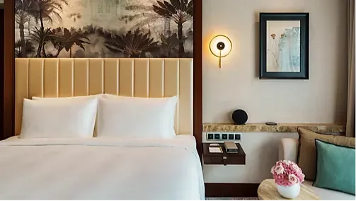 Signature Room with Garden View, 1 King-Size Bed